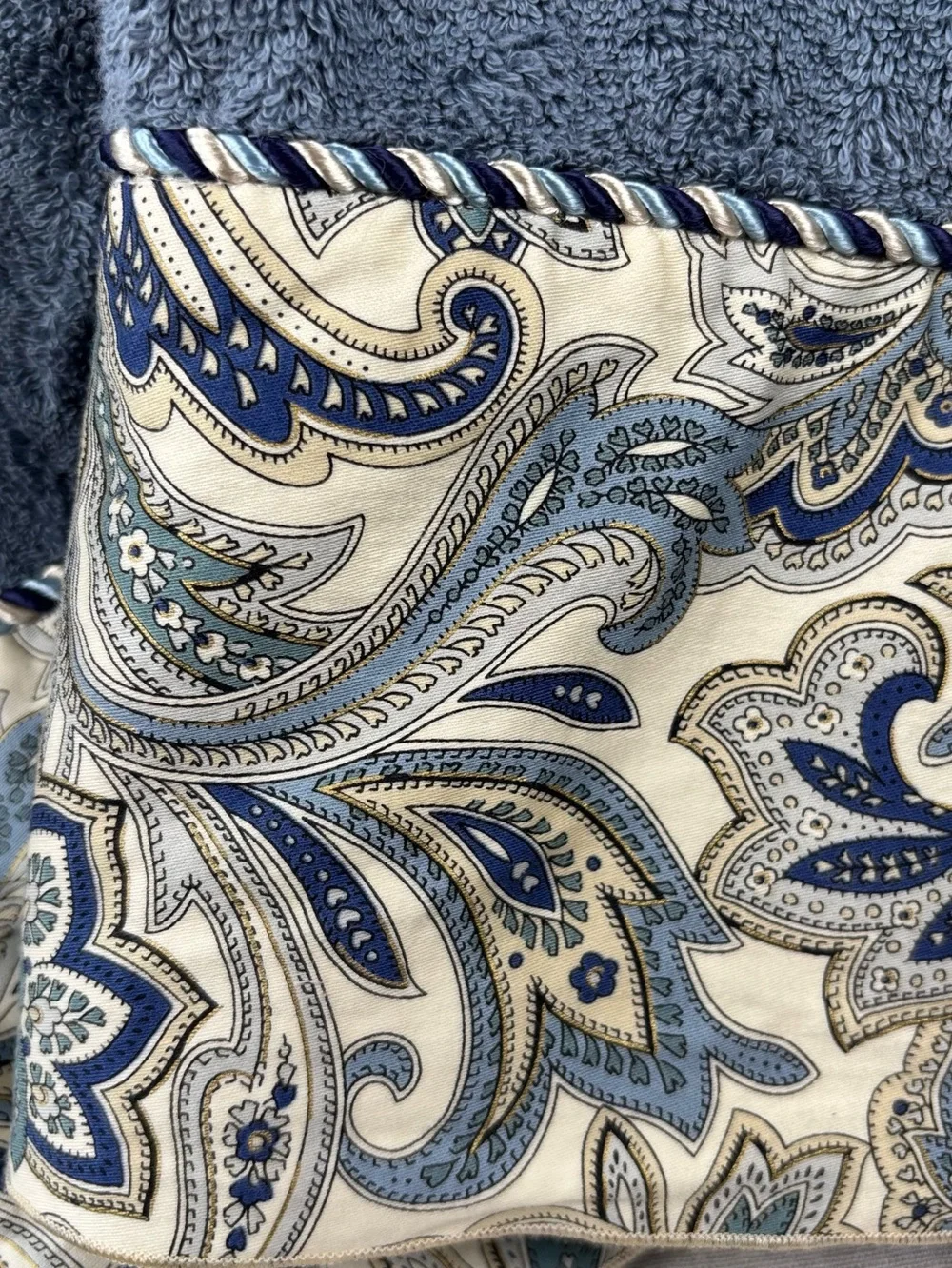 NEW Avanti Premier Egyptian Cotton Bath Towels Set of 2 Blue & Paisley 26x52